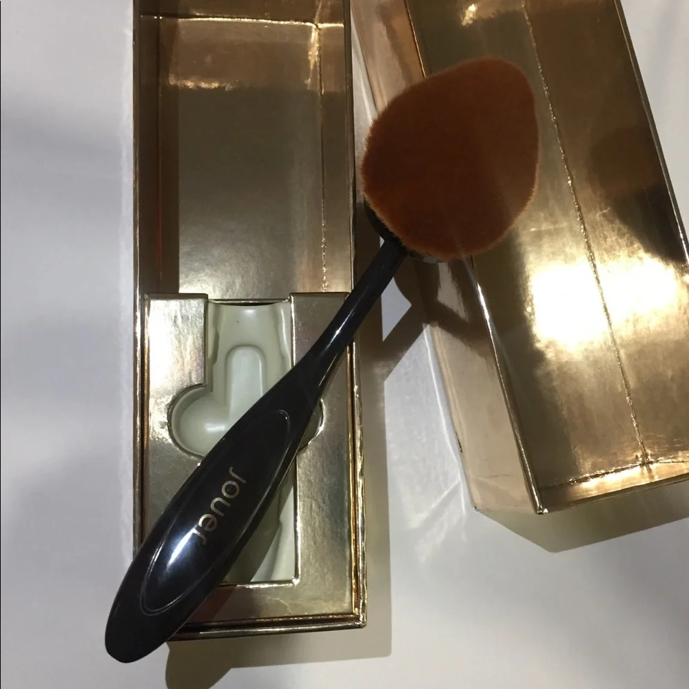 Jouer foundation brush